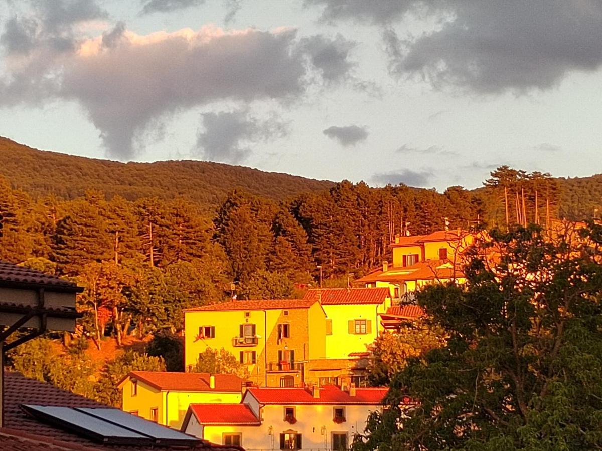 Le Stanze Della Terrazza Sul Borgo Hotel Castel del Piano  Exterior photo